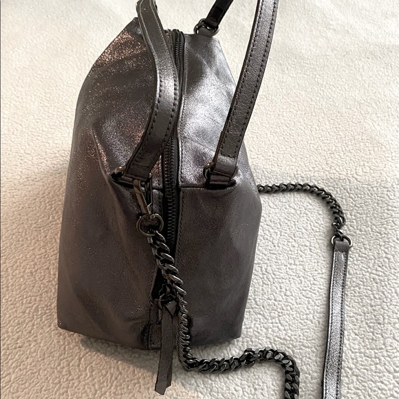 Vera Pelle Metallic Silver Handbag - Picture 2 of 7